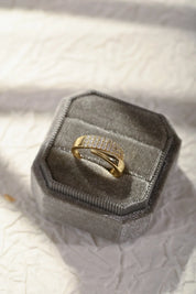 Bague élégante en or avec pierres scintillantes           (Offre 1+1 : ajoutez 2 bagues au panier pour en recevoir 1 gratuite)