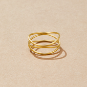 Bague Infinity Loop dorée - Luxe intemporel et éclat radieux